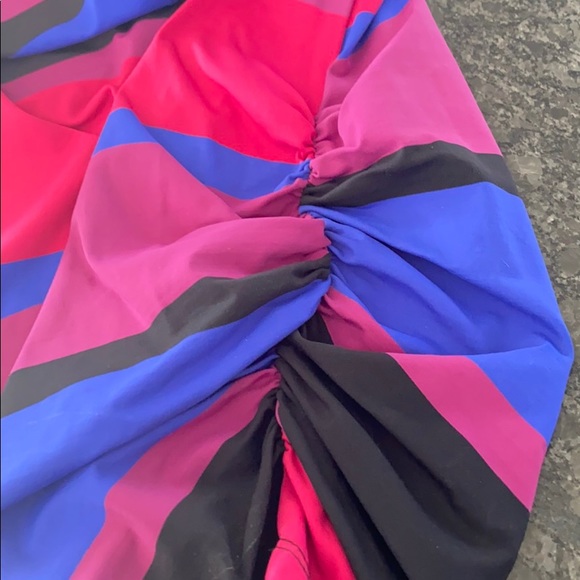 Beautiful fitted dress NWOT - Picture 3 of 4